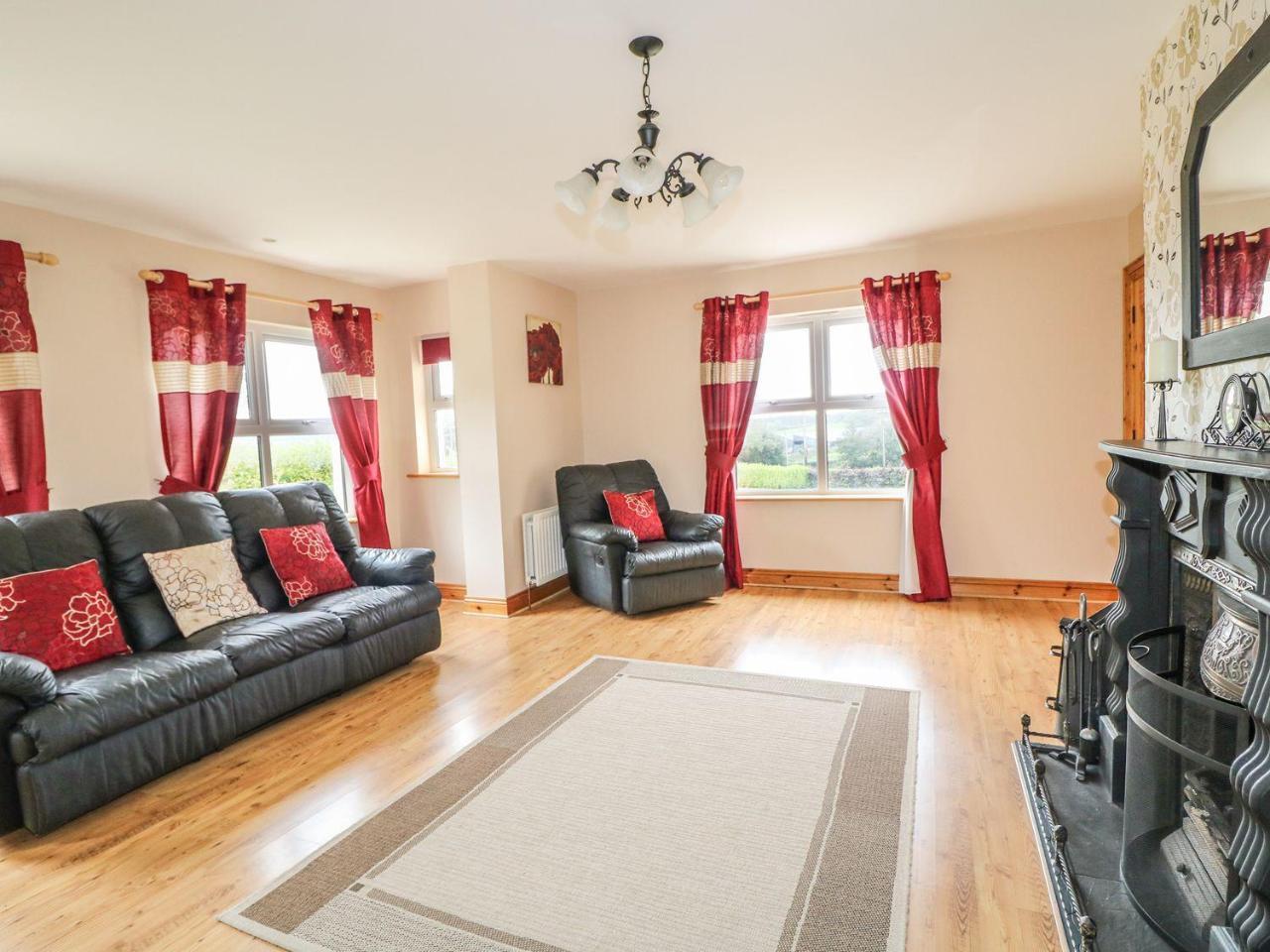 Kate'S Cottage Rathmullan Bagian luar foto